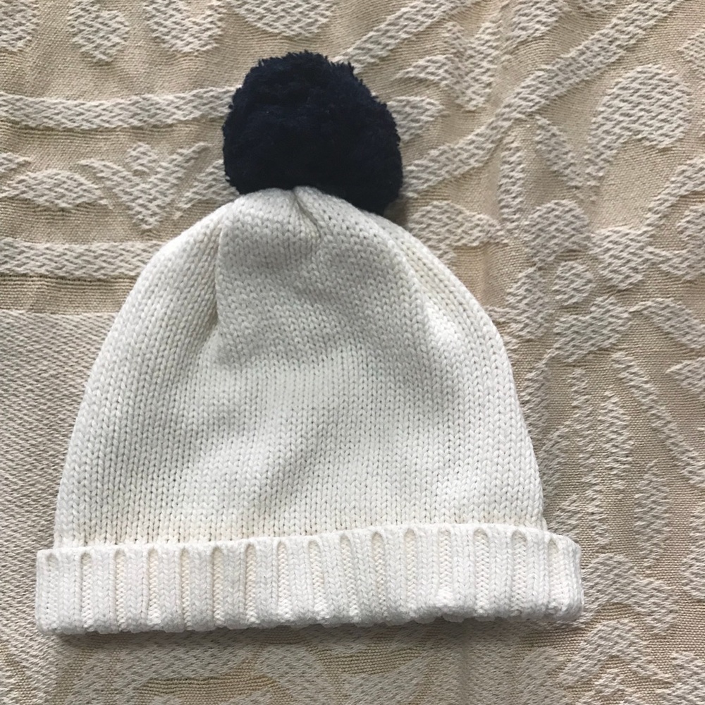 Cotton baby hat.